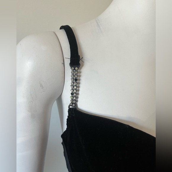 Frederick's of Hollywood Black Chemise with Structured Bust - Picture 4 of 11